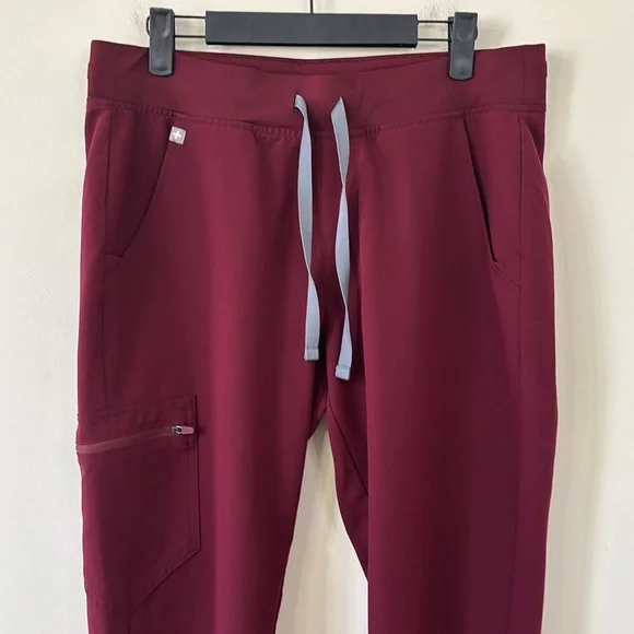 FIGS Zamora Jogger Scrub Pants Burgundy Size Medium Petite - Picture 3 of 11